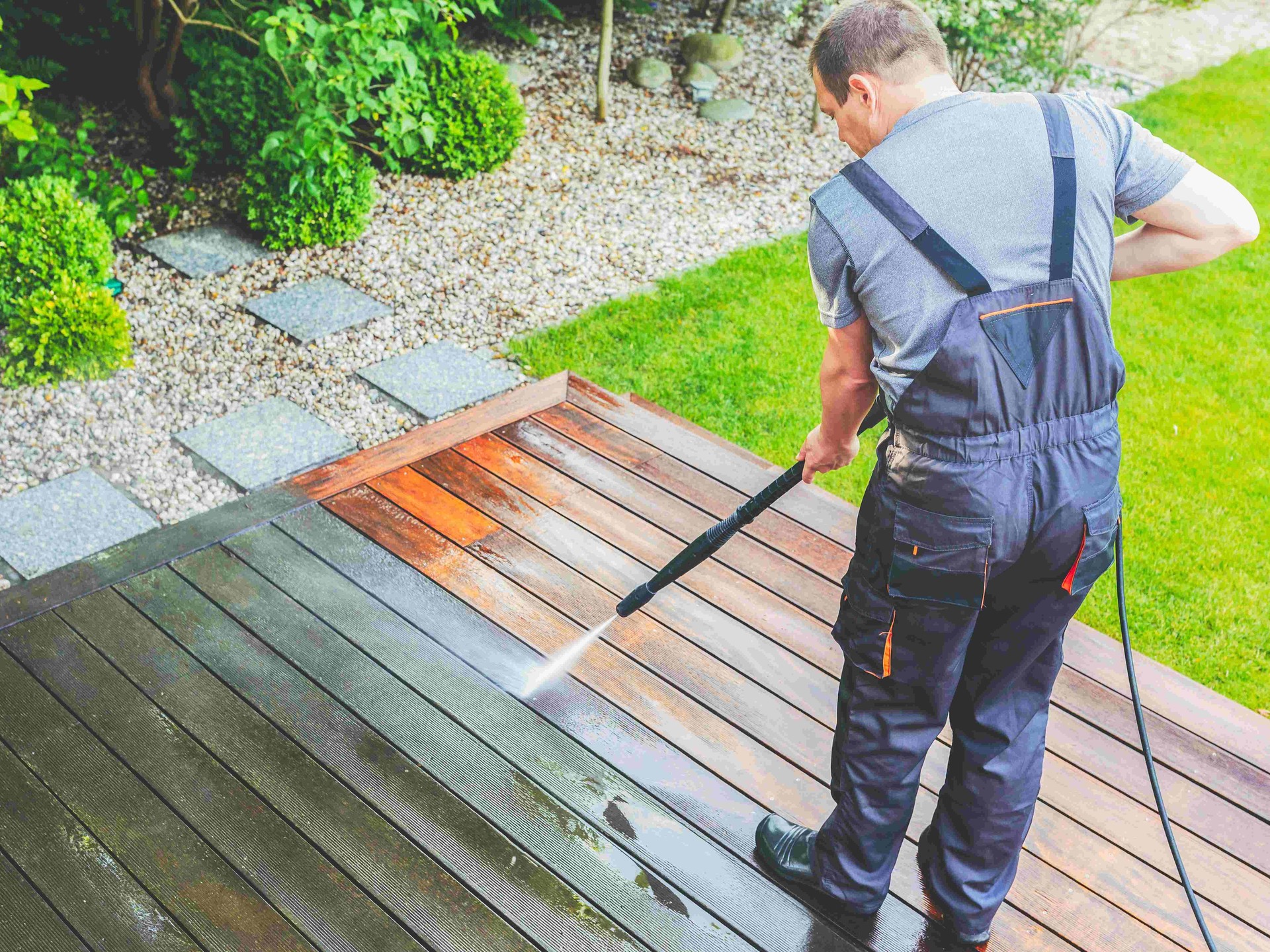 Saubere Holzterrasse